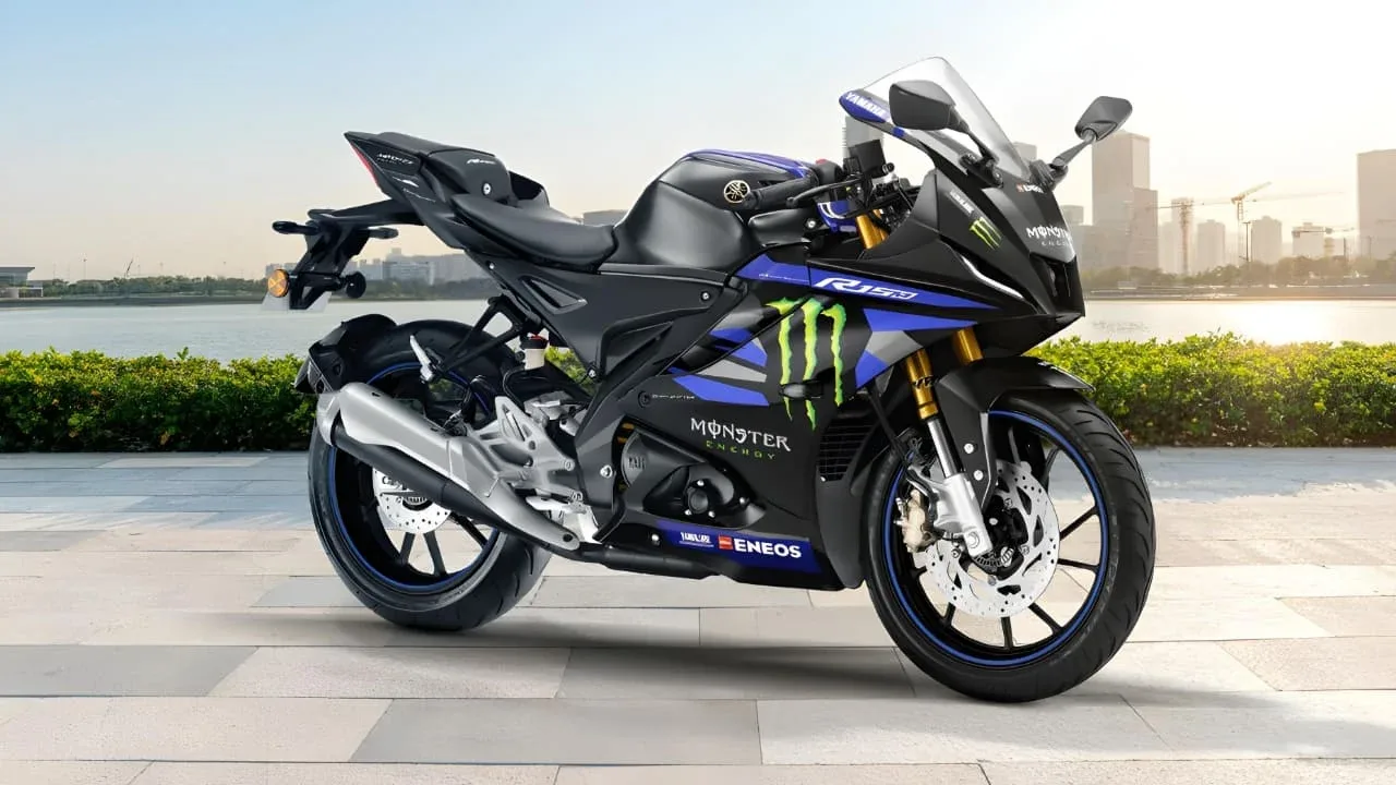 Yamaha R15 M